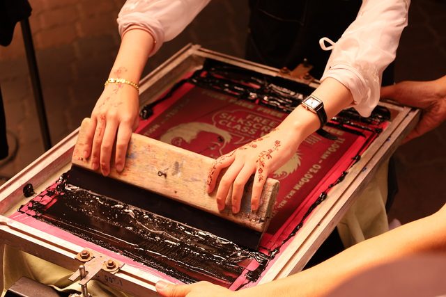 Serigrafia in casa: kit minimo, meccanica della prima stampa ed errori comuni di configurazione